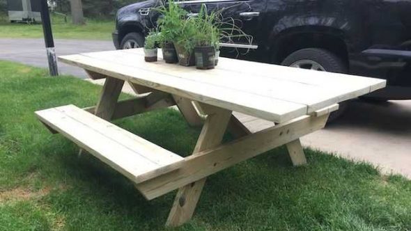 table with benches for giving a photo