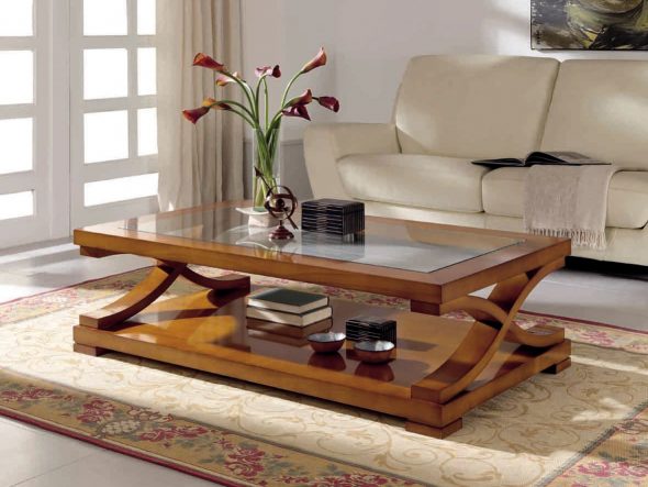 drveni stol za kavu