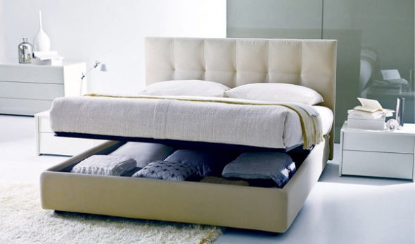 תמונה של מיטה זוגית עם מנגנון הרמה