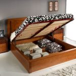 Graceful bed with a capacious box for linen and the lifting mechanism