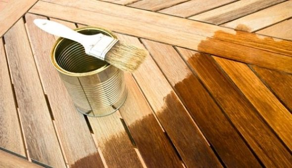 Varnish for wood for outdoor use
