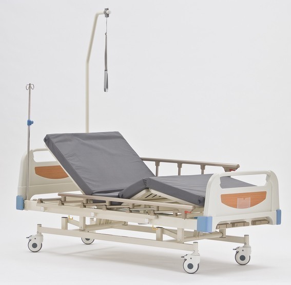 Medical bed with screw height adjustment E-31