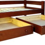 Single bed na may mga drawer sa nursery