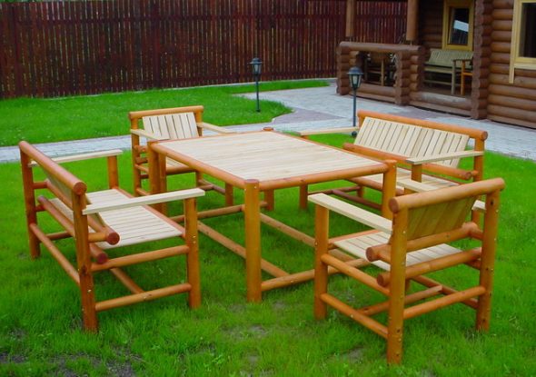 Main features and benefits of garden furniture