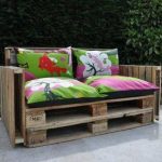Simple sofa from pallets