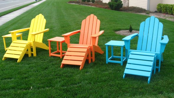 Zahradní barevný nábytek to udělejte sami