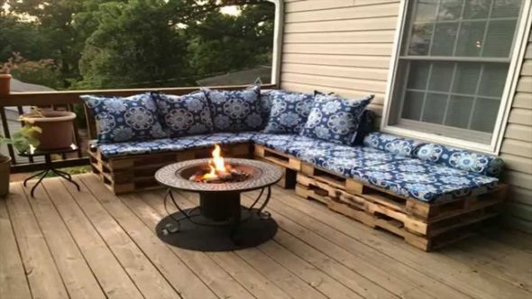 Garden furniture sofa made of wooden pallets do it yourself