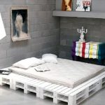 Domowe drewniane łóżko zrób to sam