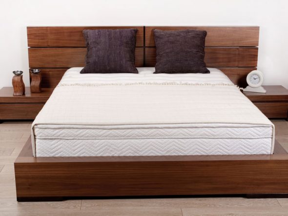Alksninės medienos dvigulė lova