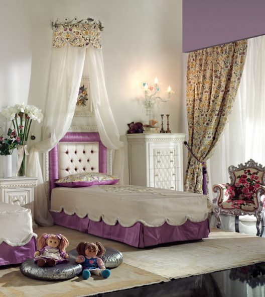 Glamor bed for princess