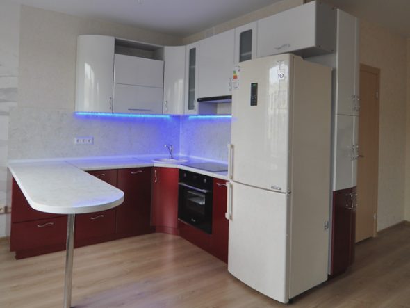 Kitchen set with LED lighting