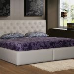 Luxury bed na may soft headboard