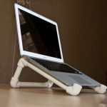 Desktop stand for laptop