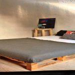 Huge bed of pallets do it yourself