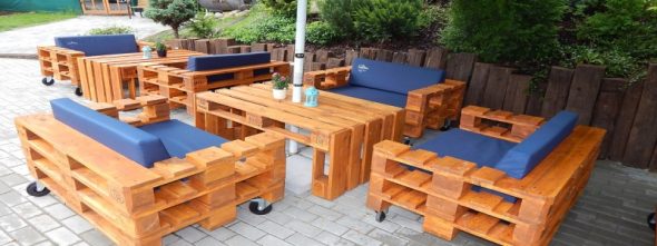 make furniture for the garden of wood-materials