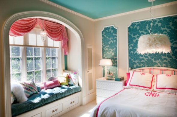 Light and cozy turquoise bedroom