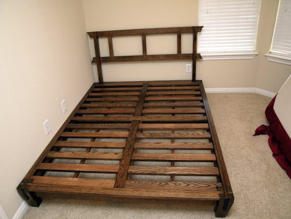 opcja łóżka z płyty wiórowej