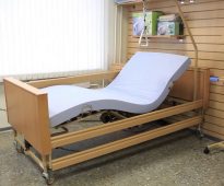 tıbbi bir fonksiyonel yatak seçin