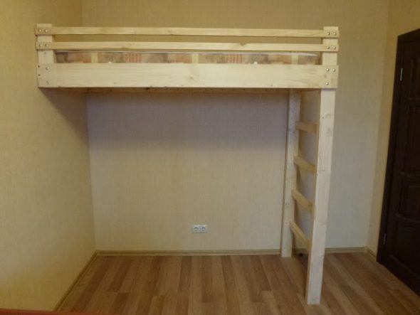 Poddasze drewniane łóżko zrobić to sam