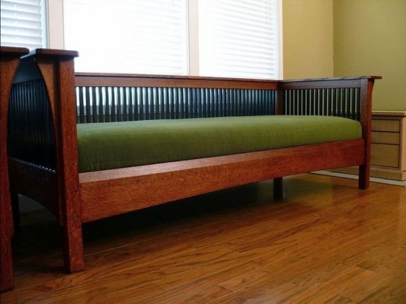 Drveni kauč napravite sami