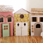 Kinderhuizen gemaakt van karton