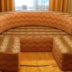 Sofa bed transpormer sa isang maliit na silid
