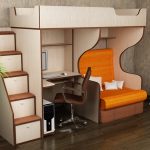 Loft bed na may writing desk, folding chair at work space