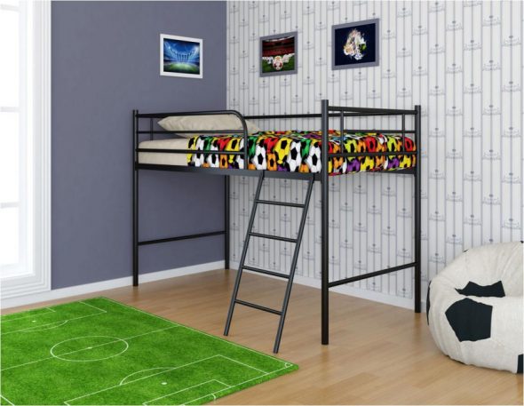 Loft bed para sa isang manlalaro ng football