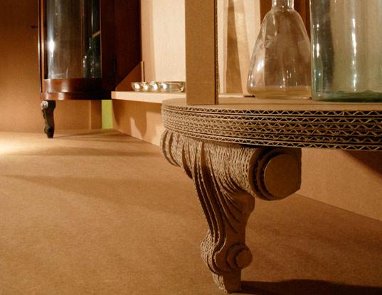 Perabot buatan tangan dibuat daripada kadbod