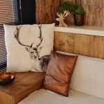 Milanese nut in combination with leather decor items