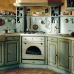 Di-pangkaraniwang kusina na may built-in na Provence style oven