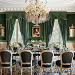 Dining room in shades of green