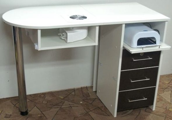 An example of a manicure table with a hood