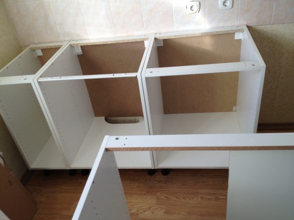 The process of assembling the kitchen frame
