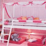 Różowe łóżko na poddaszu Księżniczka