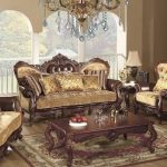 Barok tarzında oturma odasında şık mobilyalar