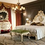 Luxury bedroom sa estilo ng direksyon ng Baroque