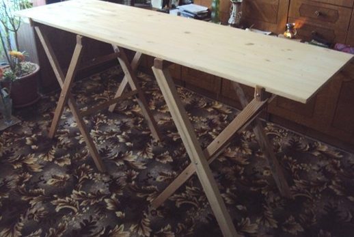 Drewniany składany stół zrób to sam