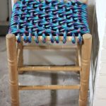 Табуретка с плетена седалка