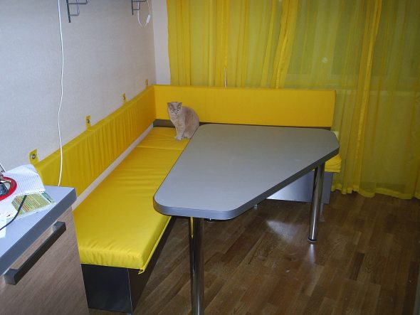 Yellow kitchen corner