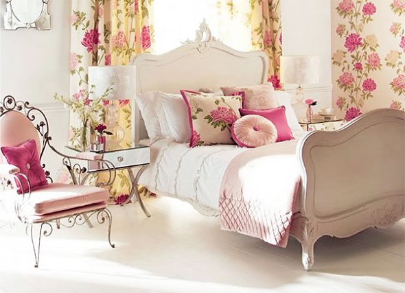 Biała sypialnia w stylu wiejskim