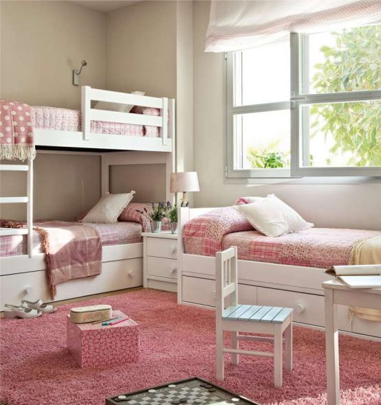 White-pink room para sa mga bata