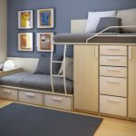 Patrová postel pro úsporu místa v malé místnosti