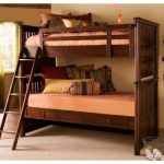 Patrová transformační postel z přírodního dřeva