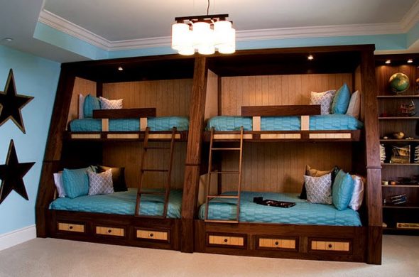Łóżka piętrowe dla czworga dzieci