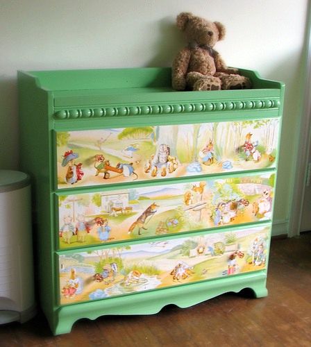 Chest of drawers to the nursery