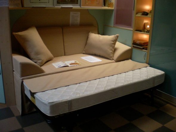 Multifunkční postel