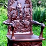 Oryginalne rzeźbione krzesło