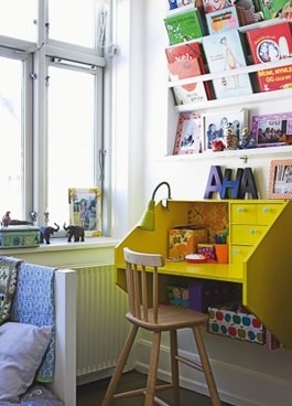 Child table with high chair