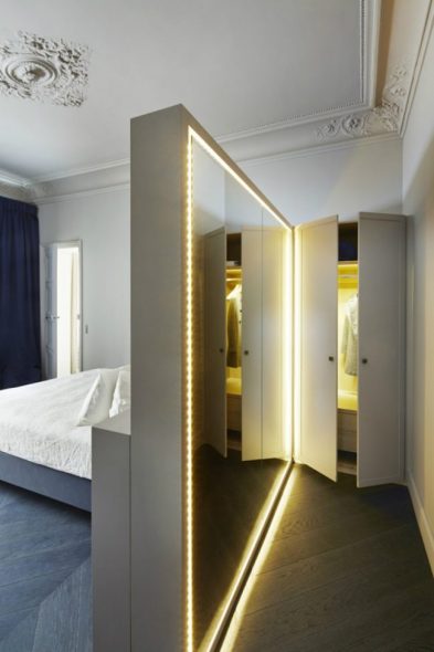 Luxurious mirror for the whole partition